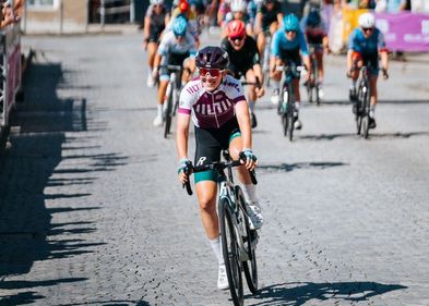 DHM Rennrad (Straße) 2023 in Sebnitz Rennradfahrerin im Rennen